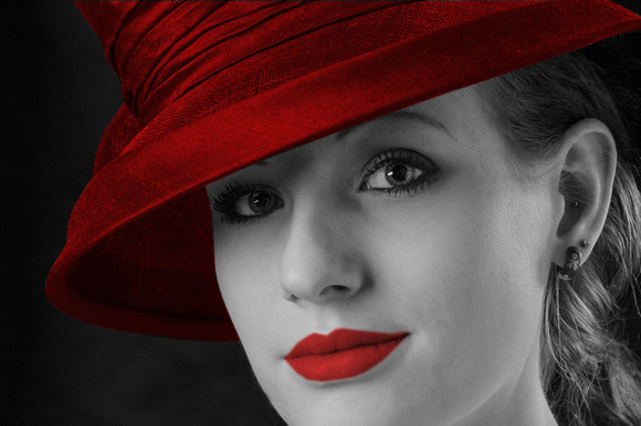 She wore a Red hat and Red lips